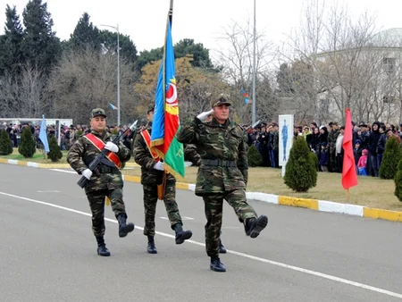 Azərbaycan əsgərləri təntənəli surətdə hərbi and içiblər