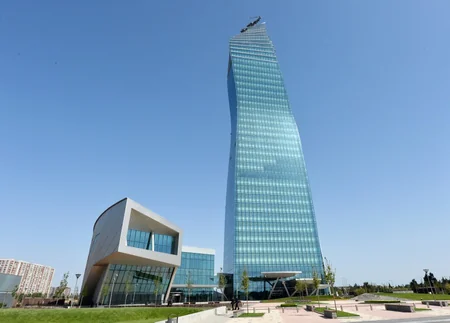 ​Azərbaycan Prezidenti SOCAR-ın yeni inzibati binasının açılışında iştirak edib - VİDEO