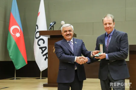 SOCAR-da dövlət təltiflərinə layiq görülmüş neftçilərə orden və medallar təqdim olunub