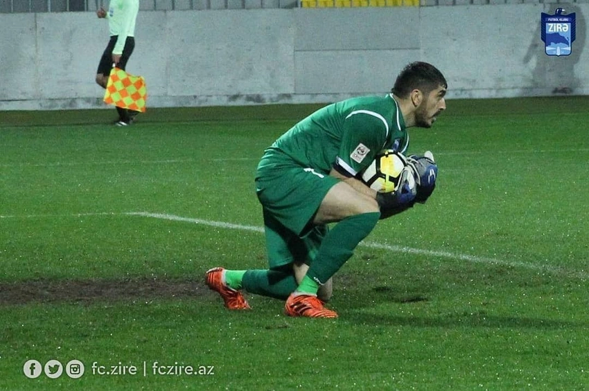 Zirə qapıçısı ilə də yollarını ayırıb