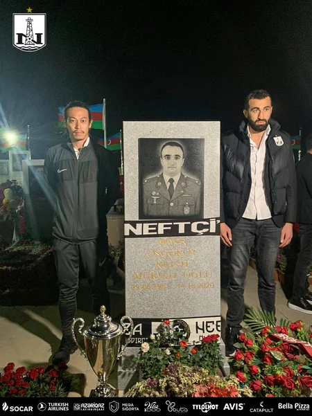 Neftçi Çempionluq Kubokunu şəhid azarkeşlərinin məzarına apardı