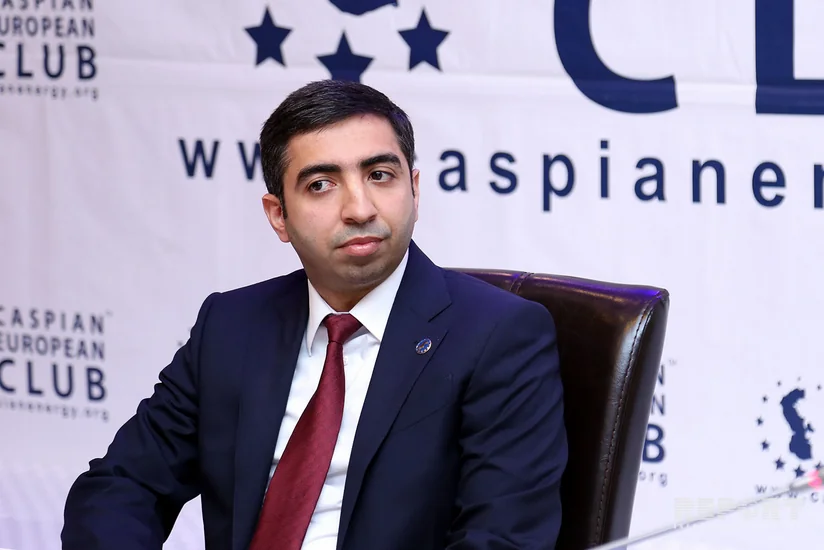 Document on compulsory medical insurance fee in Azerbaijan presented to Presidential Administration