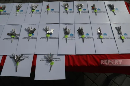 Qüsursuz xidmət etmiş bir qrup hərbi qulluqçuya mənzil verilib