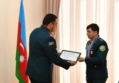 Elçin Quliyev idmançıları təltif edib