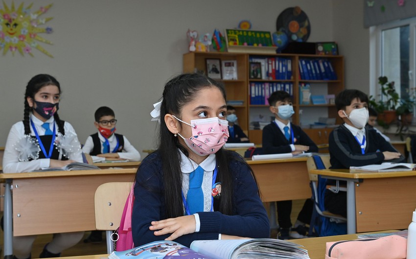 Nazirlik: Kimsə dərsə gəlmək istəmirsə bu barədə qərarı məktəb verəcək