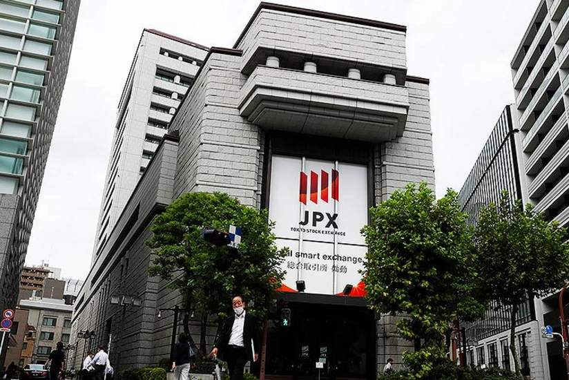 Tokyo stock prices hit 30-year high