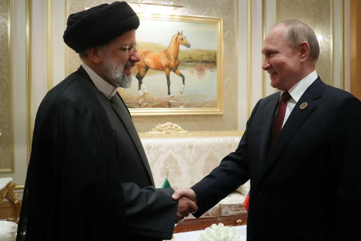 Putin Rəisi ilə görüşüb