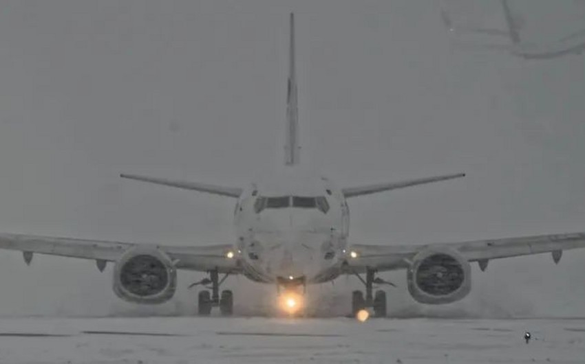 В Пулково самолет не смог взлететь из-за ветра