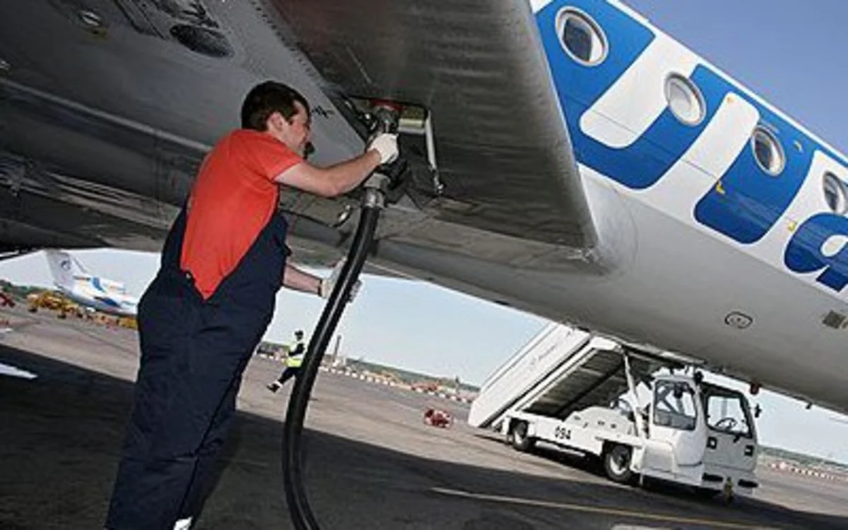 Azərbaycan təyyarə yanacağının ixracını 17% artırıb