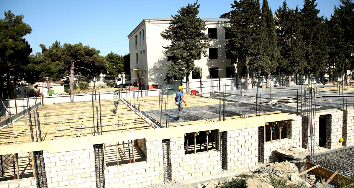 Bakıda doqquz məktəbdə tikinti və əsaslı təmir işləri aparılır