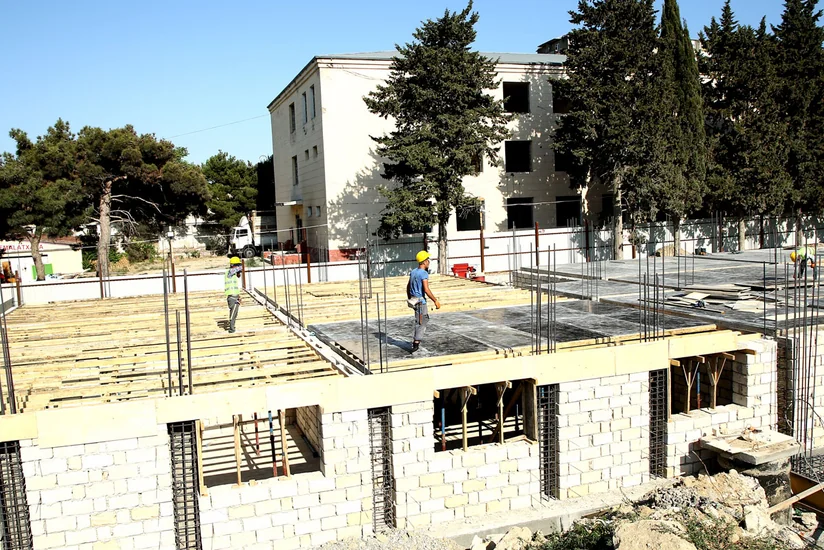 Bakıda doqquz məktəbdə tikinti və əsaslı təmir işləri aparılır