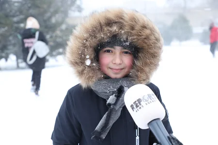 Qar ən çox uşaqları sevindirir... - VİDEO