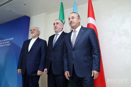 Bakıda Azərbaycan-İran-Türkiyə XİN başçılarının beşinci üçtərəfli görüşü başlayıb