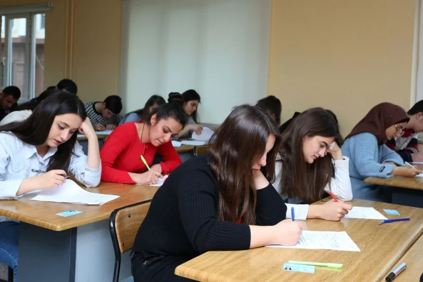 Tələbələrin ixtisas üzrə təcrübə keçmə qaydası təsdiqlənib
