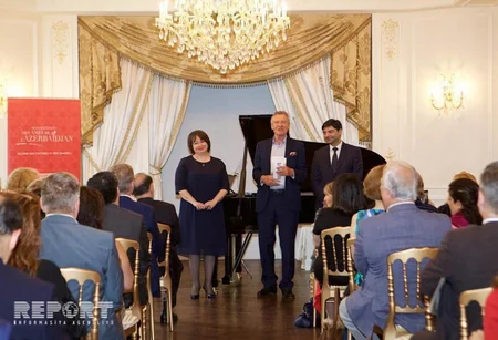 Parisdə Azərbaycanda qadınlara səsvermə hüququnun verilməsinin 100 illiyi qeyd edilib