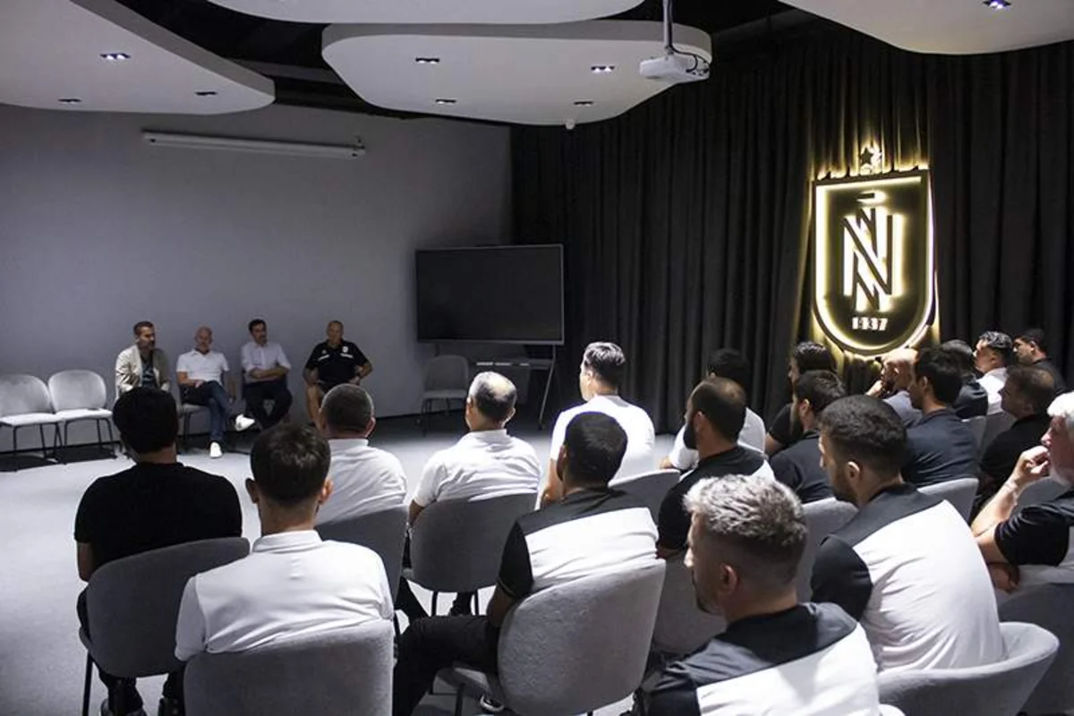 Cenk Sümer “Neftçi” Futbol Mərkəzində görüş keçirib