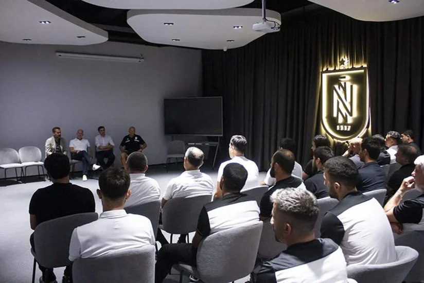 Cenk Sümer “Neftçi” Futbol Mərkəzində görüş keçirib