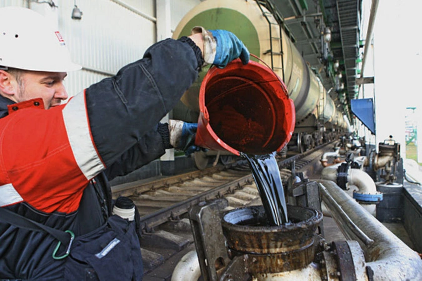 Brent markalı neft bahalaşıb