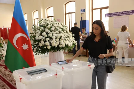 Azərbaycanda 1 milyondan çox seçici səs verib - FOTOREPORTAJ