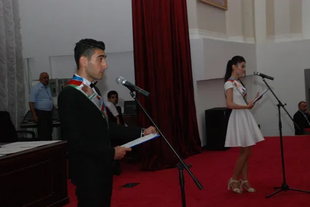 Azərbaycan tibb universitetinin məzunları Hippokrat andı içiblər