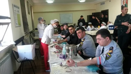 Polislər talassemiya xəstələrinə qan veriblər