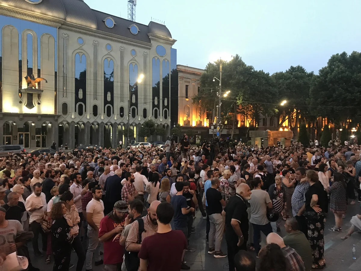 Gürcüstandakı aksiyalarda 66 nəfər saxlanılıb, 50-yə yaxın polis əməkdaşı xəsarət alıb