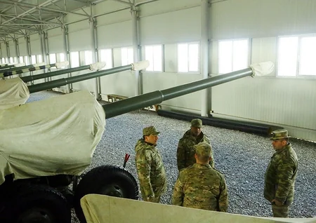 Defense Minister inspects combat readiness of artillerymen in frontline zone - VIDEO