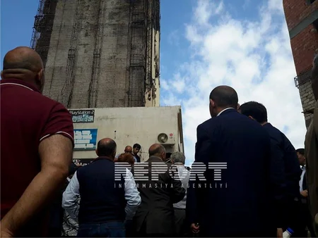 Binəqədinin polis rəisi: Yanan binanın sakinlərinin bütün problemləri yaxın günlərdə həll olunacaq - FOTO