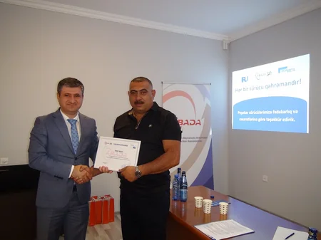 Gəncədəki avtodaşıyıcıların problemləri dinlənilib