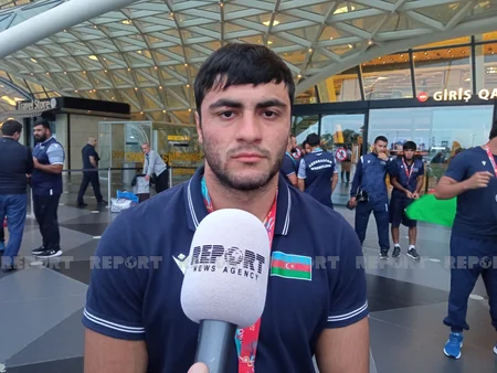 Dünya çempionatında uğurla çıxış etmiş çimərlik güləşi üzrə milli Vətənə qayıdıb