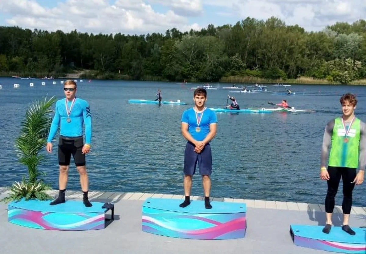17 yaşlı kayakçımız Slovakiyada qızıl medal qazandı