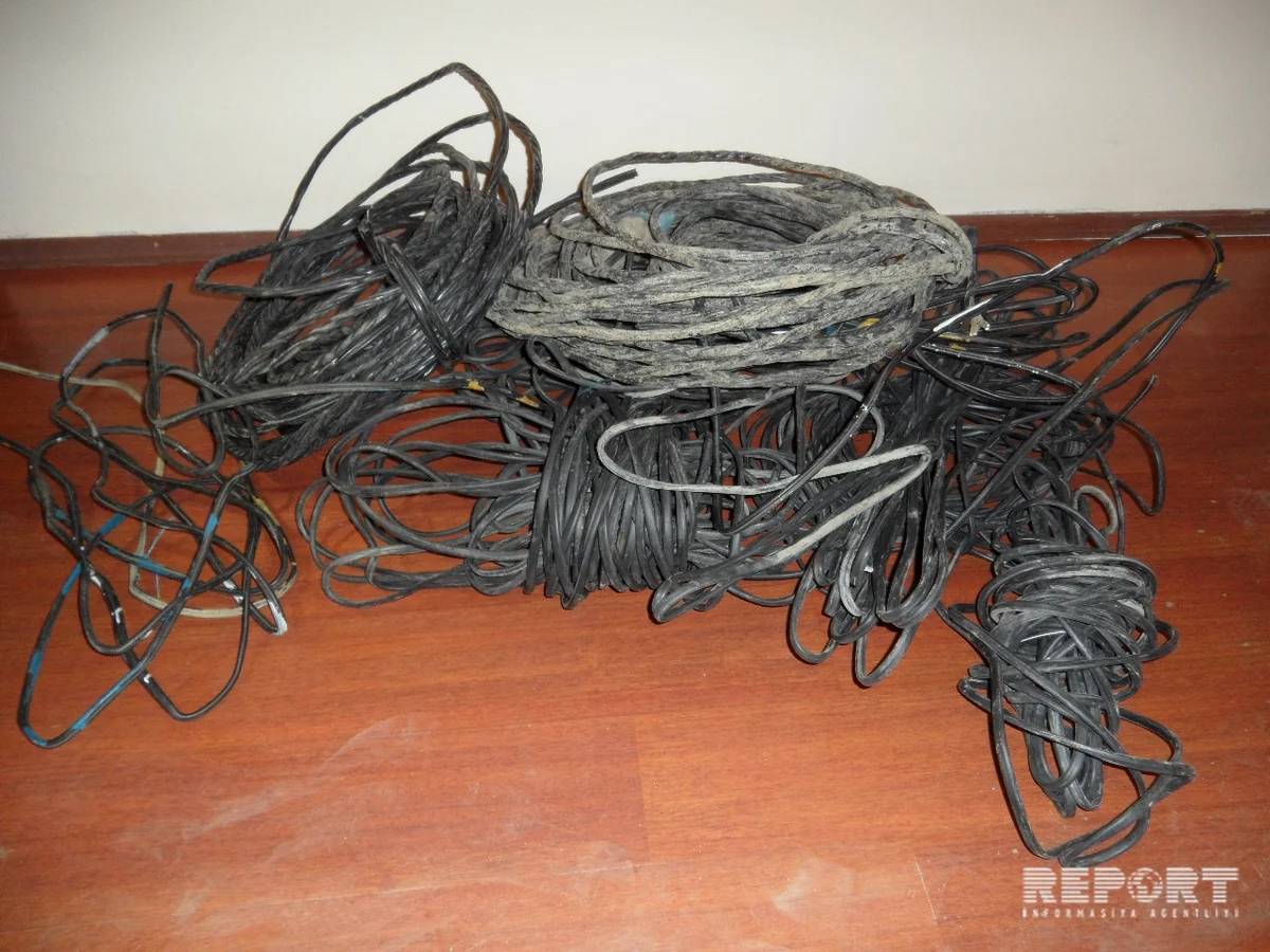 Qusar polisi körpünü işıqlandıran elektrik kabelini kəsən şəxsi saxlayıb - FOTO