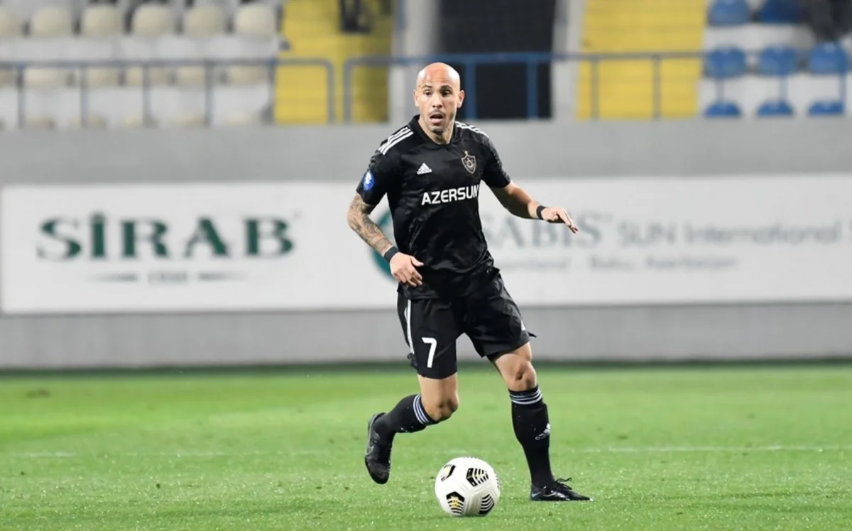 Qarabağın yarımmüdafiəçisi cəzalı duruma düşüb