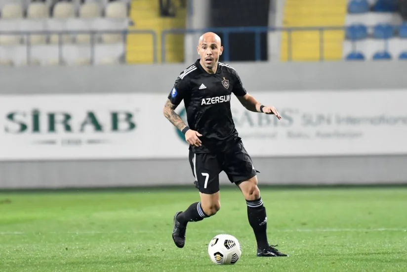 Qarabağın yarımmüdafiəçisi cəzalı duruma düşüb