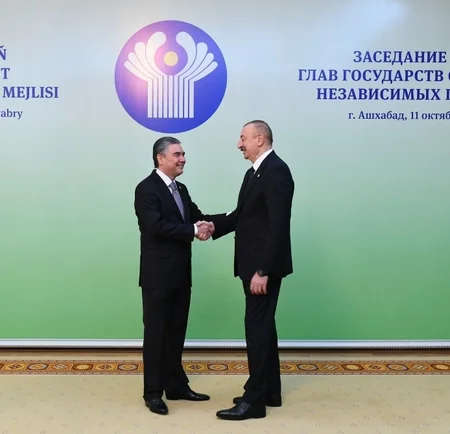 President Ilham Aliyev met with President of Turkmenistan in Ashgabat