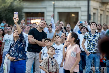 Bakının azadlığının 100 illiyi  - möhtəşəm paraddan FOTOREPORTAJ - VİDEO