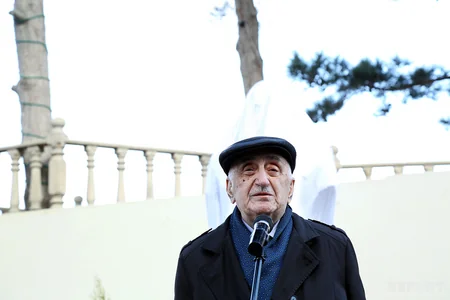 Bakıda Nikolay Baybakovun büstü açılıb