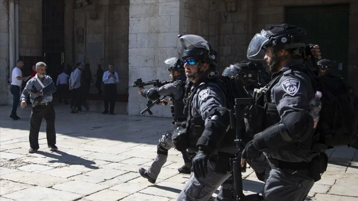 Two Israeli officers injured in stabbing attack in Jerusalem