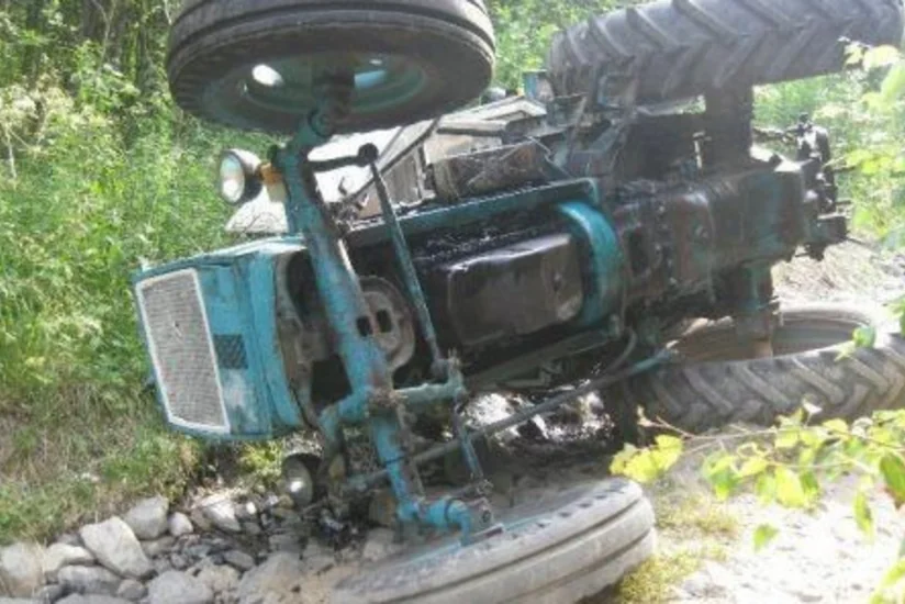 ​Kürdəmirdə traktor qəzaya uğrayıb