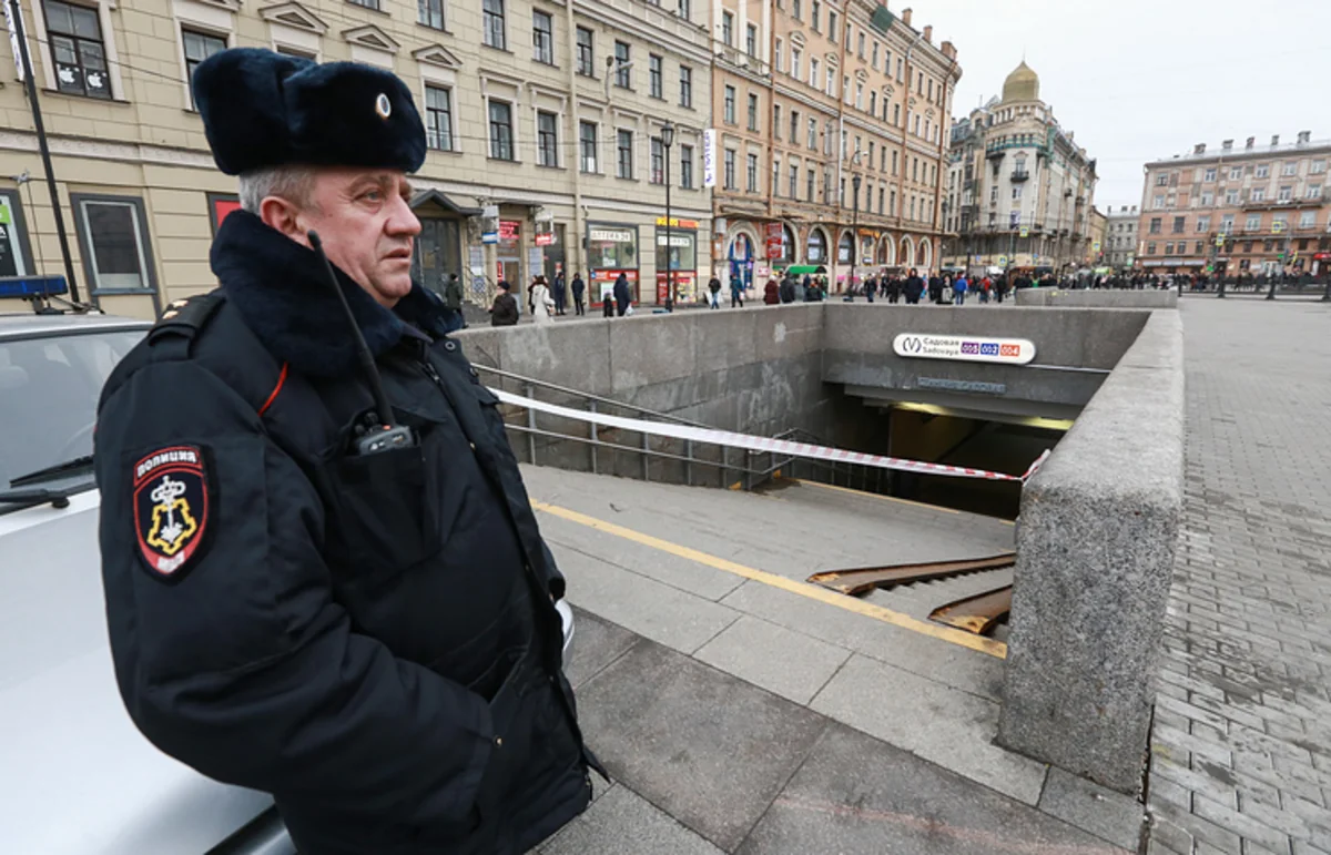 СК квалифицировал взрыв в метро Петербурга как теракт