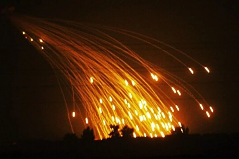 Rusiya Ukraynanın İlan adasına fosfor bombaları atıb - VİDEO