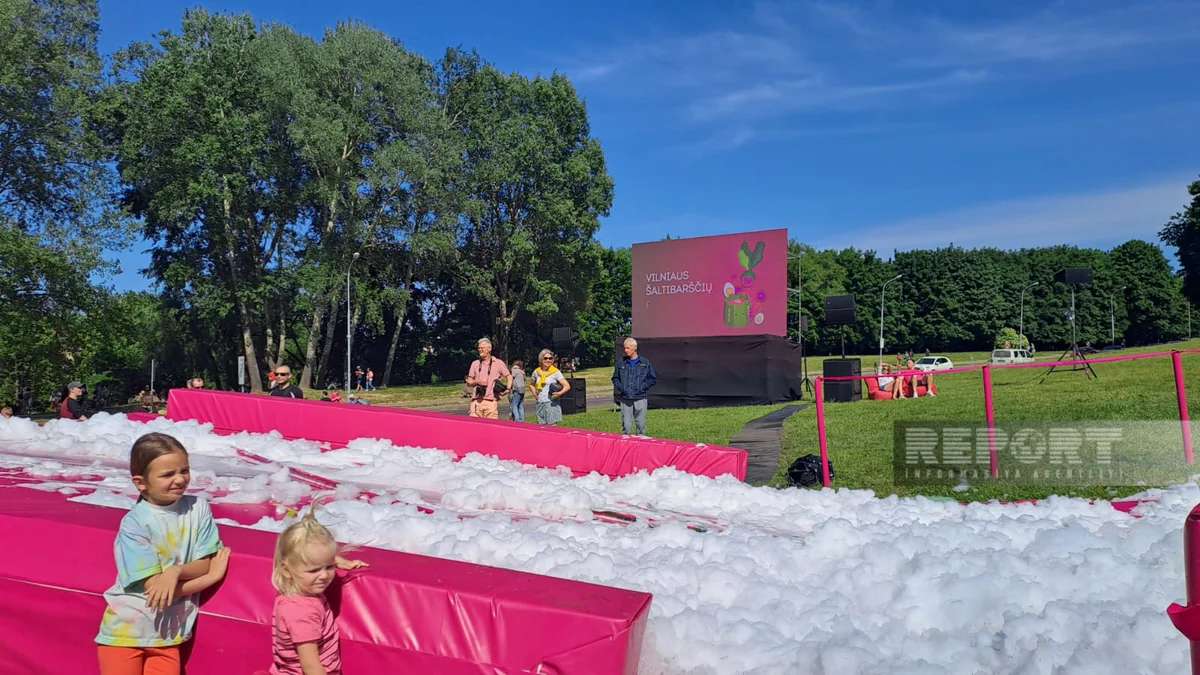 Vilnüs çəhrayı rəngdə: Çuğundur Şorbası Festivalında kral və kraliça seçilib - REPORTAJ