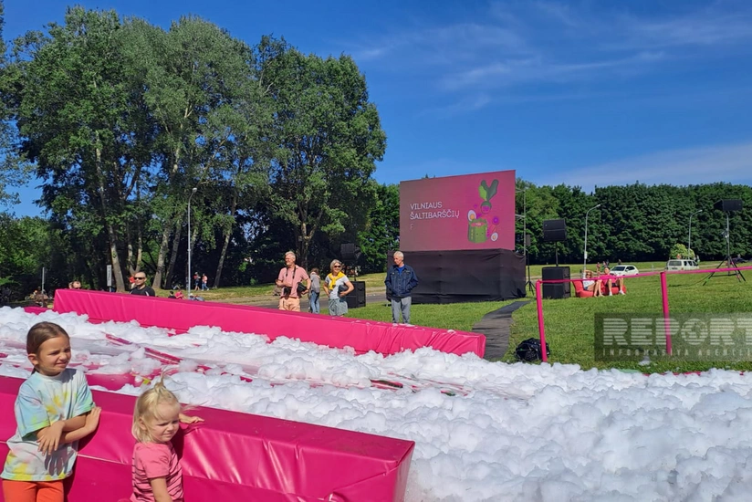 Vilnüs çəhrayı rəngdə: Çuğundur Şorbası Festivalında kral və kraliça seçilib - REPORTAJ