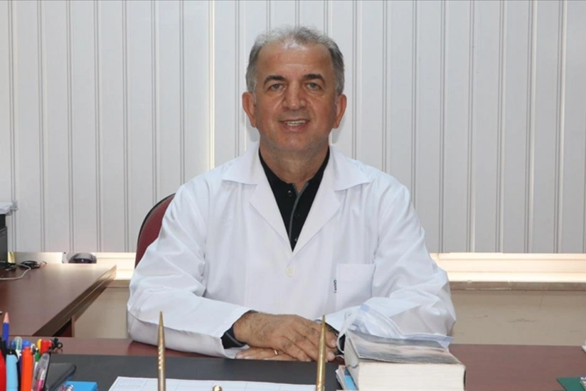 Türkiyəli professor: Yoluxma azalmasa, qapanmaya getməli olacağıq