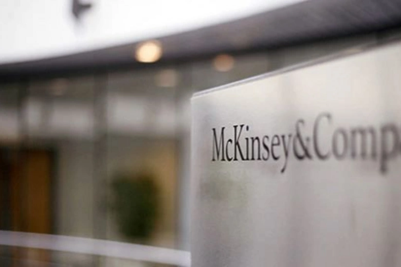 McKinsey suspends working with clients in Russia