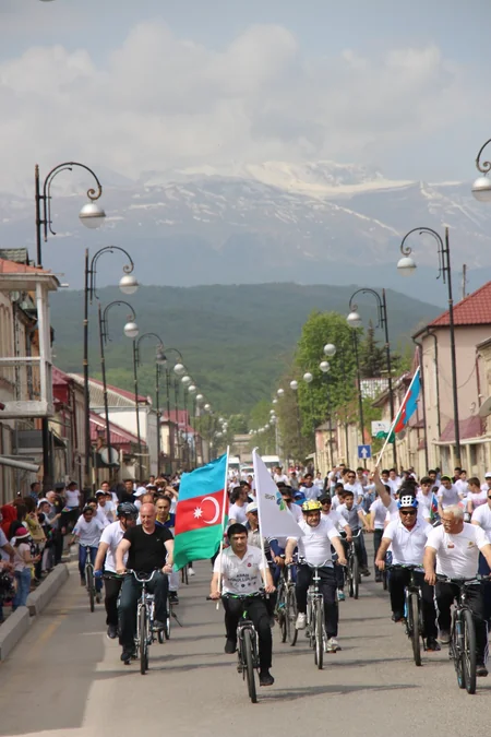 Qubada ümummilli lider Heydər Əliyevin anadan olmasının ildönümü münasibətilə velosiped yürüşü təşkil olunub