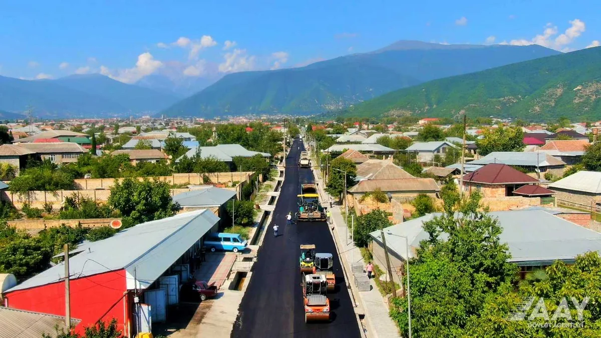 Şəkinin daxili yolları təmir edilir