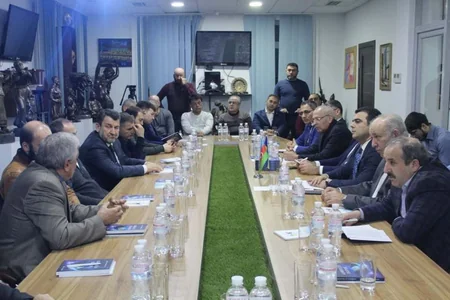 Ukrayna azərbaycanlıları həmrəylik toplantısında “Azərbaycan diasporu” kitabını təqdim ediblər