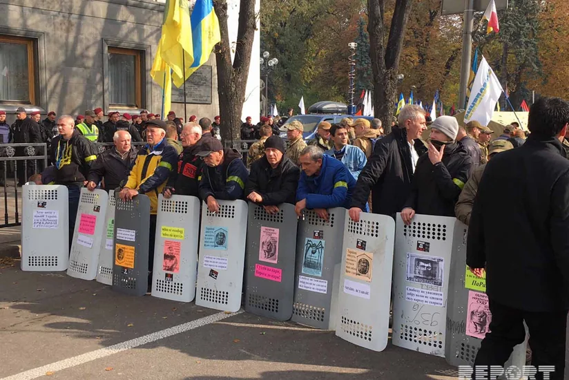 Ukraynalı deputat: Ali Rada qarşısındakı aksiyalar daha çox hakimiyyət uğrunda mübarizəyə bənzəyir