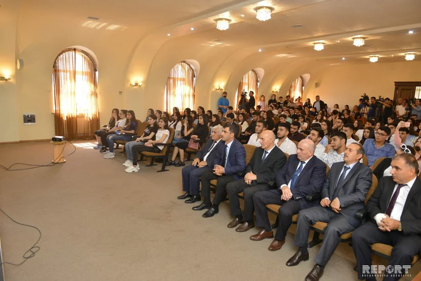 Dağlıq Qarabağın azərbaycanlı icması yüksək balla universitetlərə qəbul olan tələbələrlə görüş keçirib - FOTO